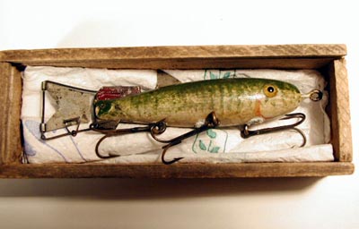 http://www.antiquefishingcollectibles.com/images/alcloanedpics/11.jpg